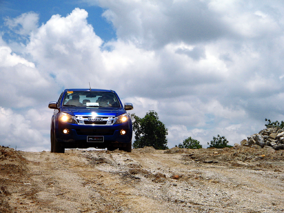 2015 Isuzu D-Max Line Up Features New Variant, New Top-End Engine