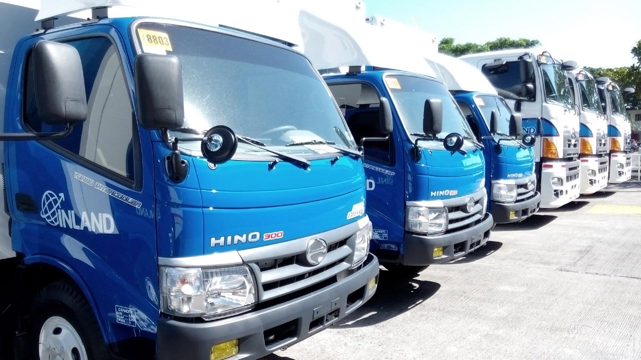 Hino delivers light and heavy trucks to Inland Corporation, looks to more orders in 2017