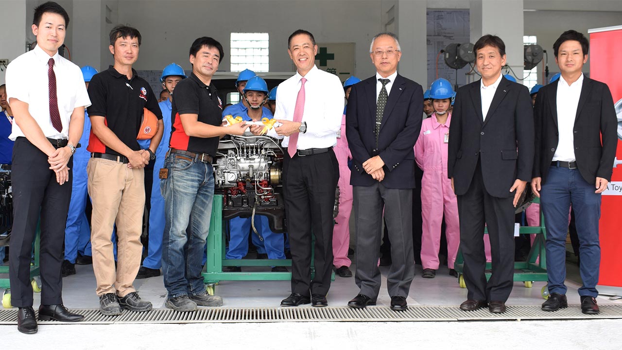 Hino helps students get relevant powertrain training