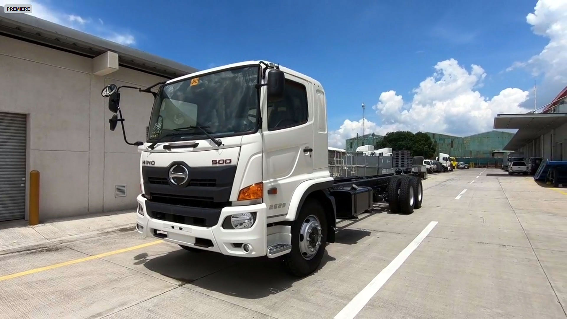 Hino introduces new Japan-sourced medium-duty 10-wheeler with cost-efficient 6×2 drivetrain and top-end 16-ton payload